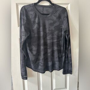Lululemon | Long-Sleeve | Black Camo | Size 8